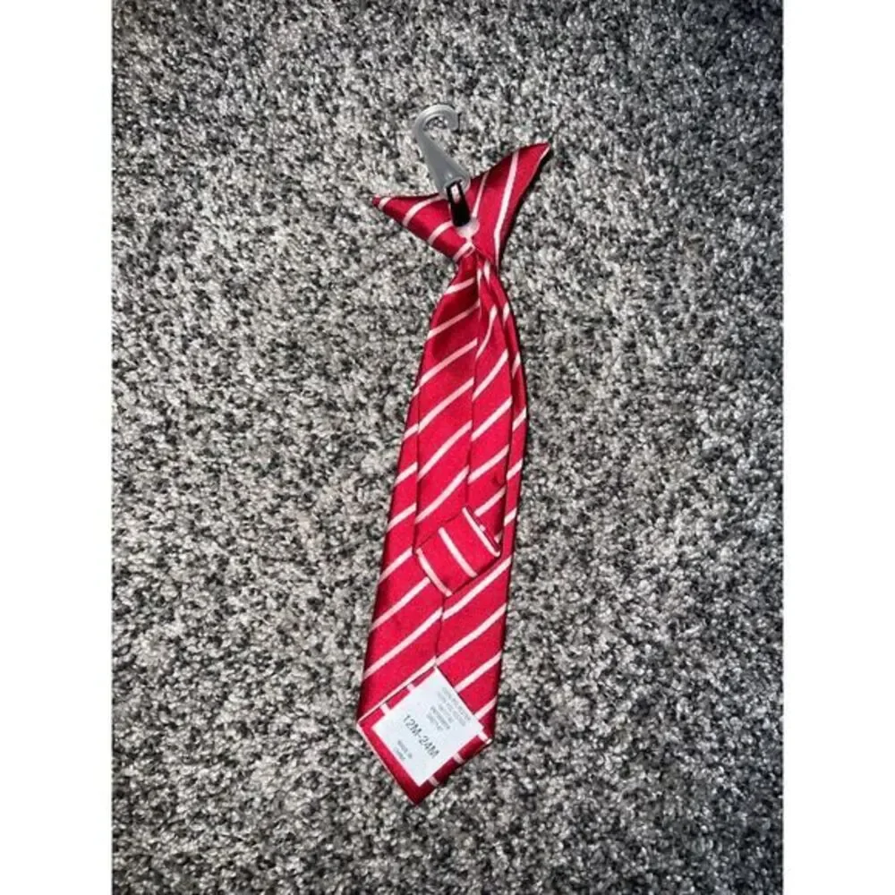 NWOT baby boy red/white‎ strip clip on size 12-24 months
